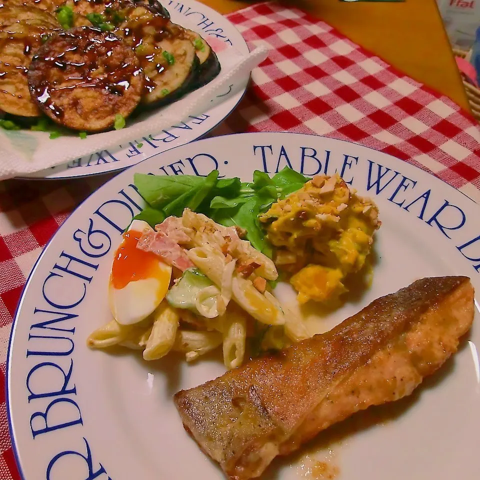 今日の夕飯♪サーモンムニエル|marikuruさん