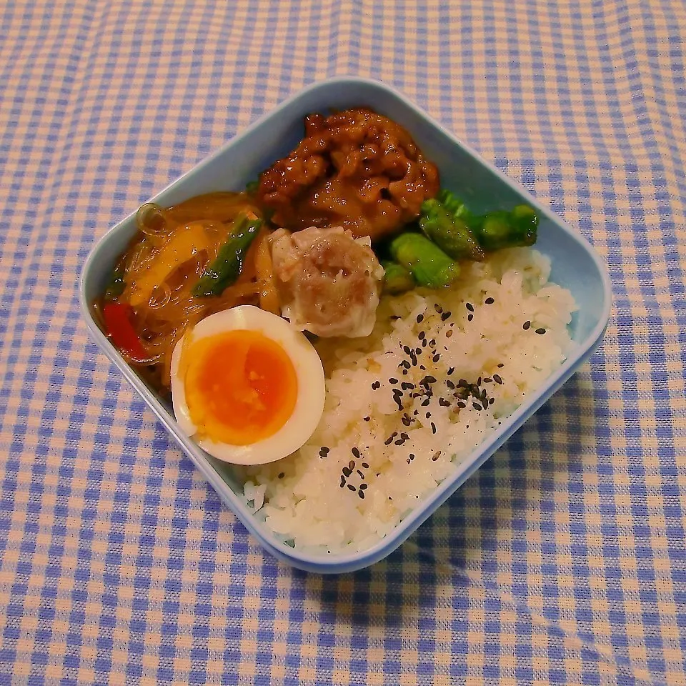 あり合わせ詰め込み弁当♪|marikuruさん