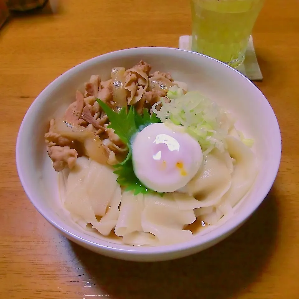 Snapdishの料理写真:ひもかわで肉うどん♪温玉のせ♡|marikuruさん