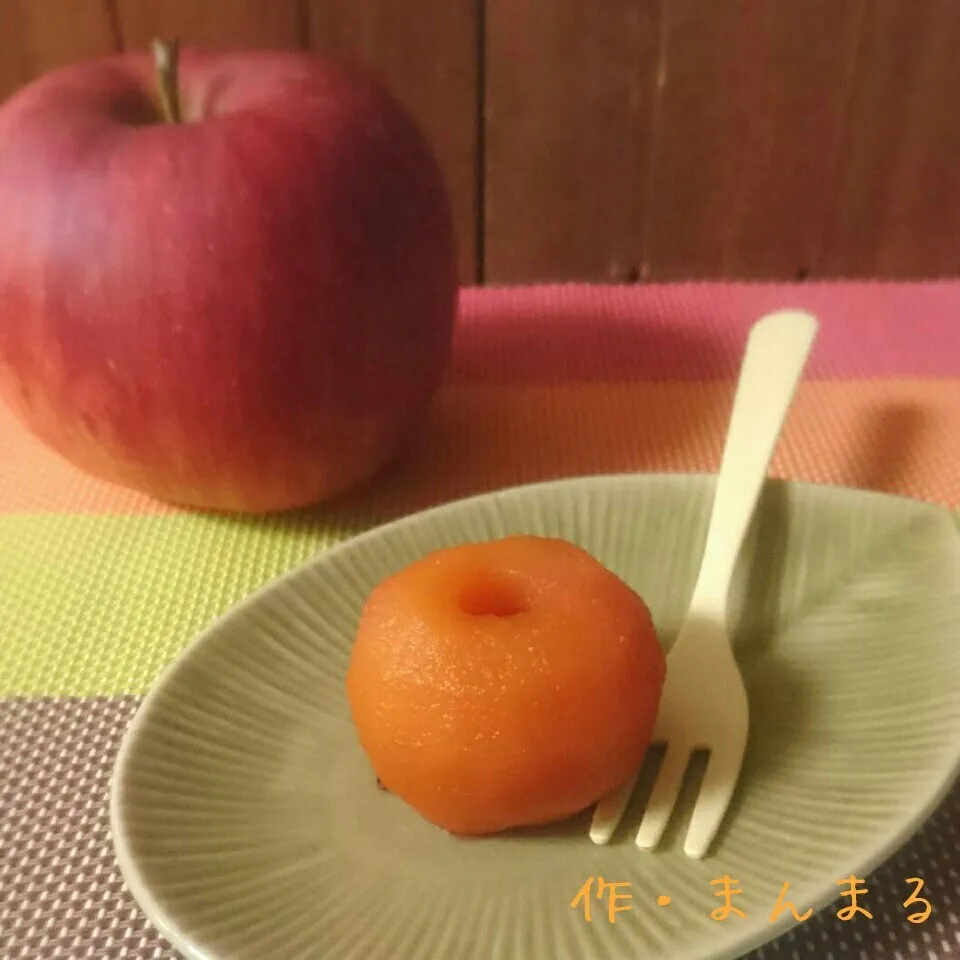 Snapdishの料理写真:ちっちゃい♪かわいい♪姫りんごのコンポート|まんまるさん