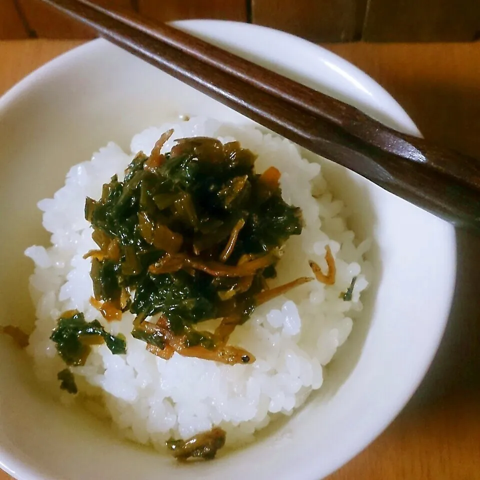 ごはんがすすむ～ ♡かぶの葉としらすの炒め煮|まんまるさん