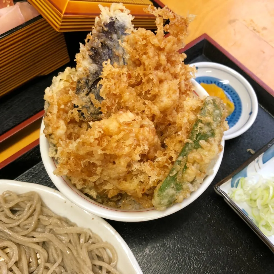 ミニふぐ天丼|しろくまさん