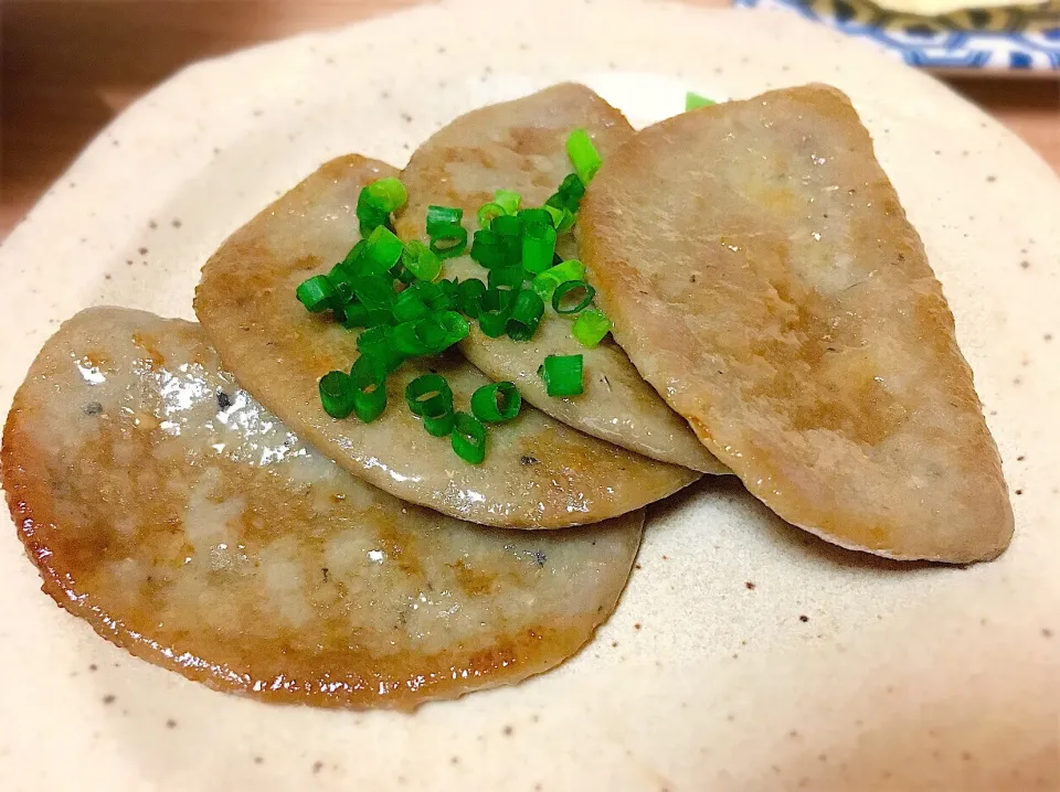 黒はんぺんのバター醤油焼き💗11.14|ヨンセンさん