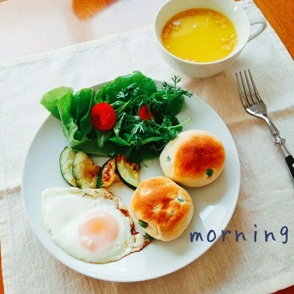 枝豆パンで朝ごはん|えるえるさん