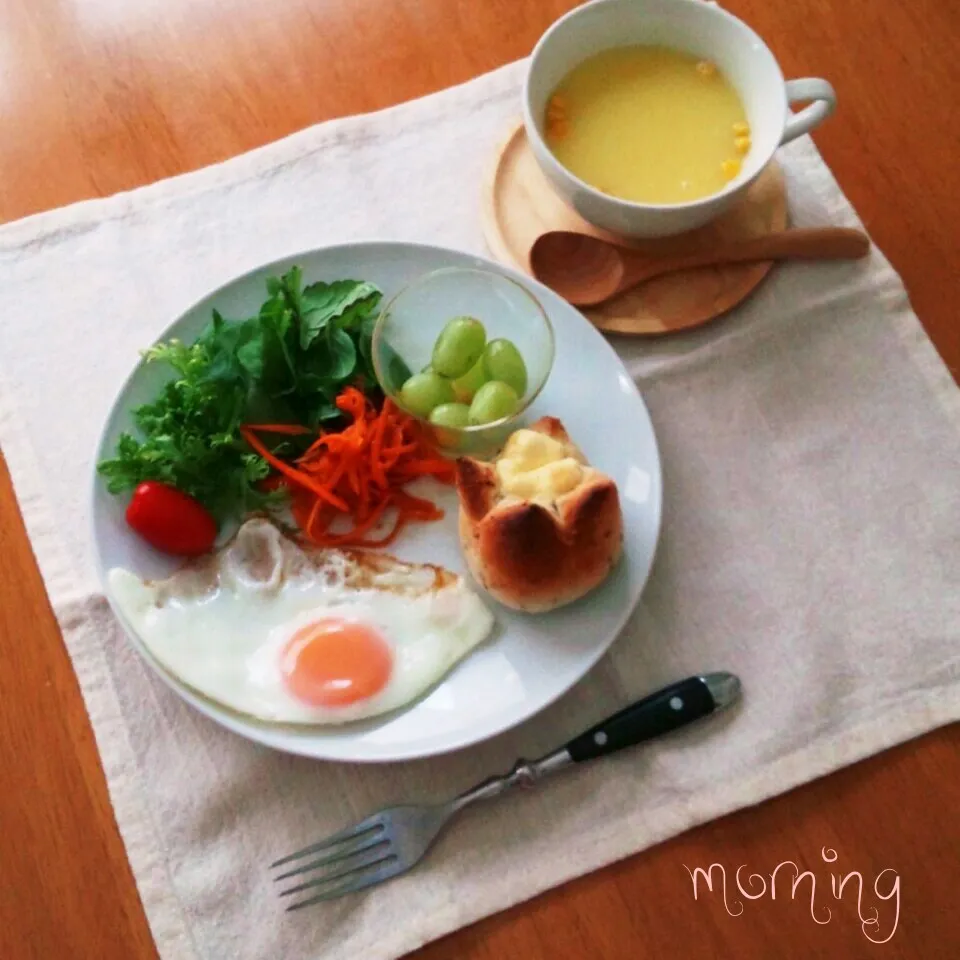 プチフランスで朝ごはん|えるえるさん