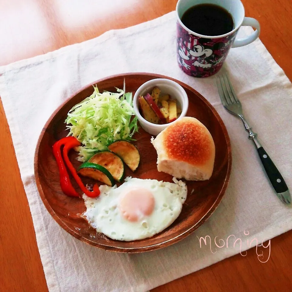 ちぎりパンで朝ごはん|えるえるさん