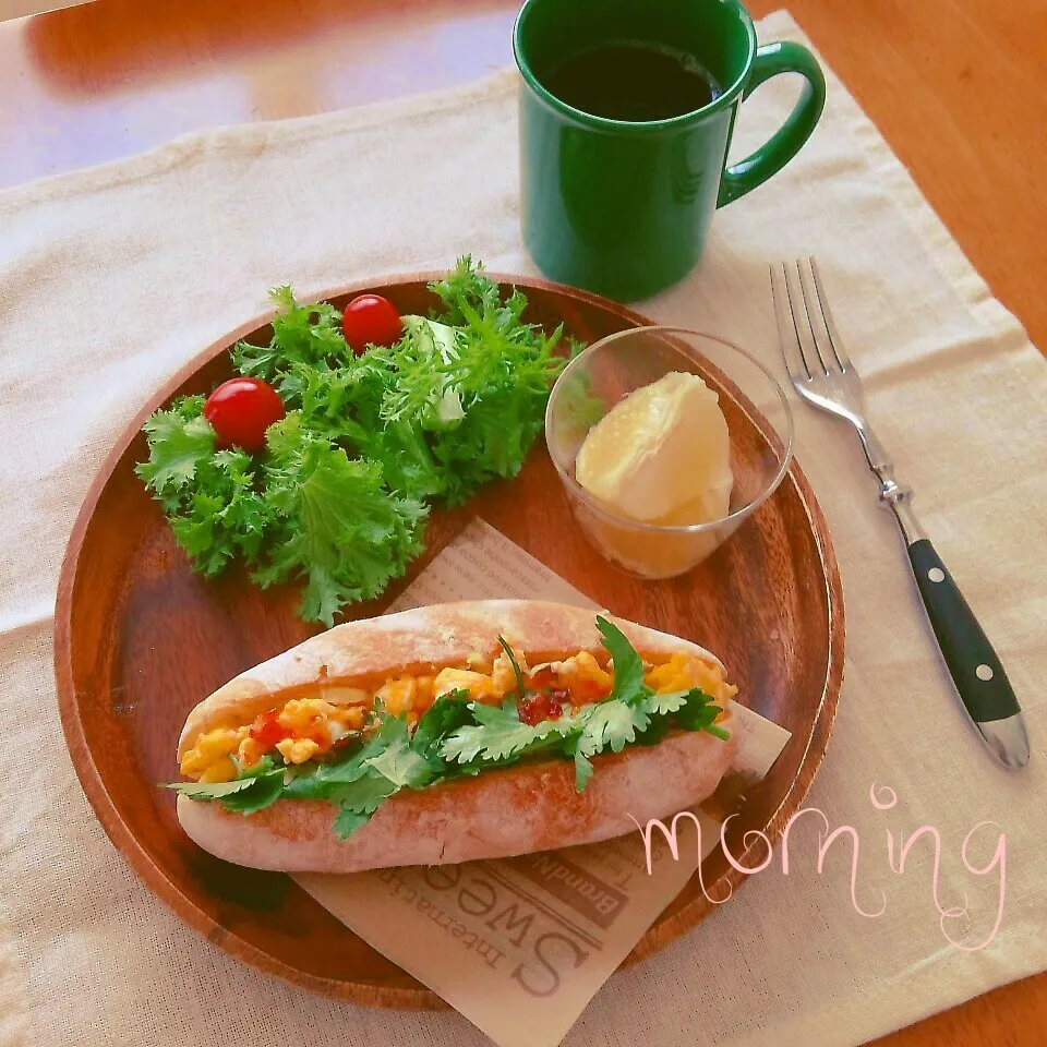 バインミーで朝ごはん|えるえるさん