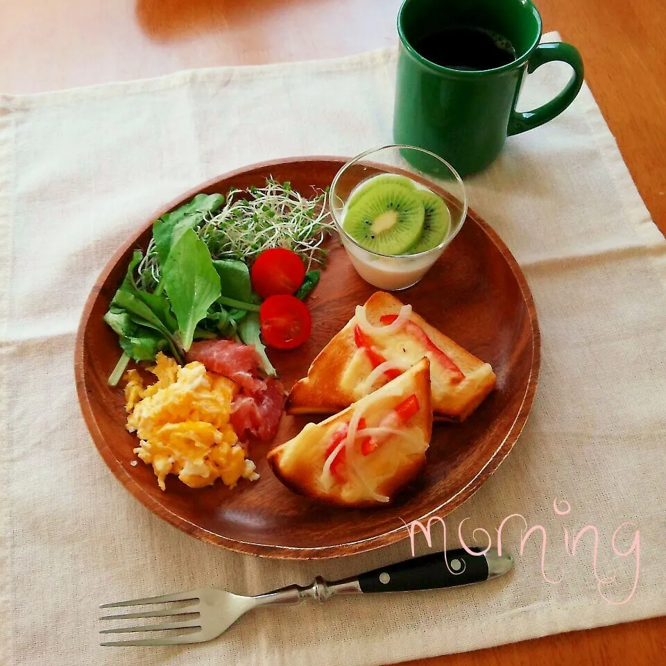 Snapdishの料理写真:湯種食パンで朝ごはん|えるえるさん