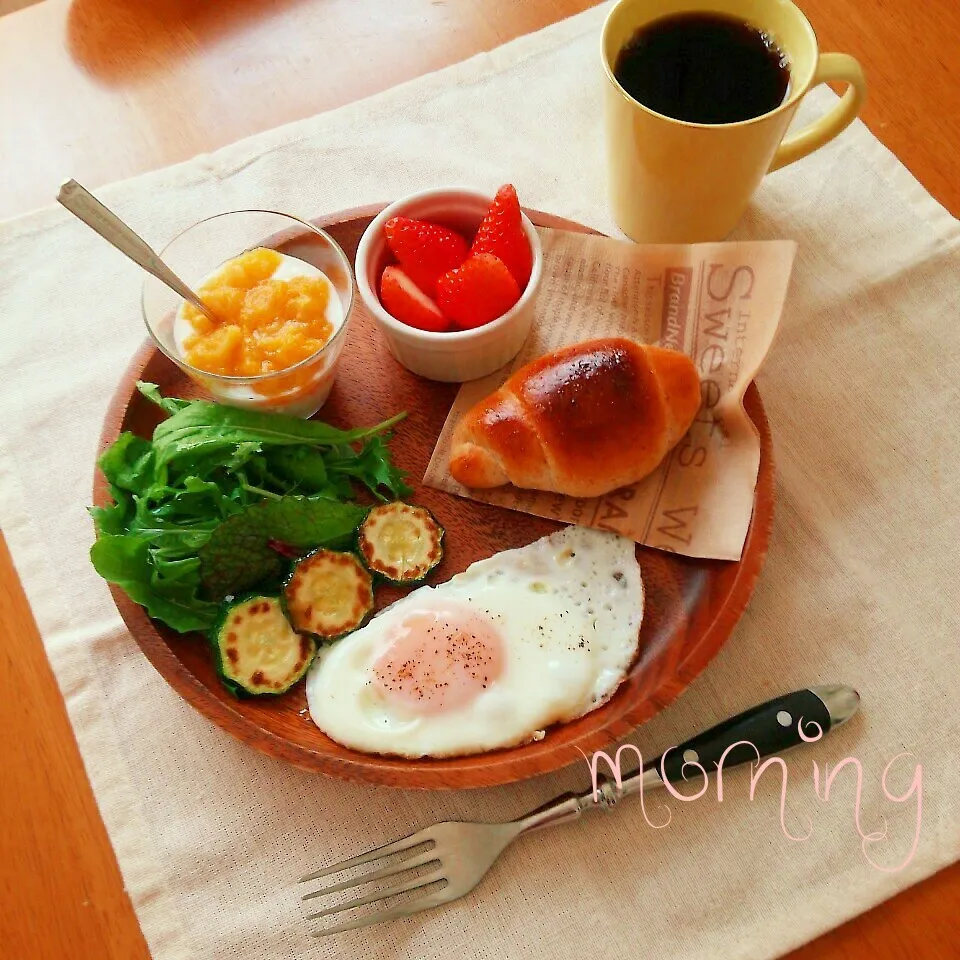 ライ麦ロールで朝ごはん|えるえるさん