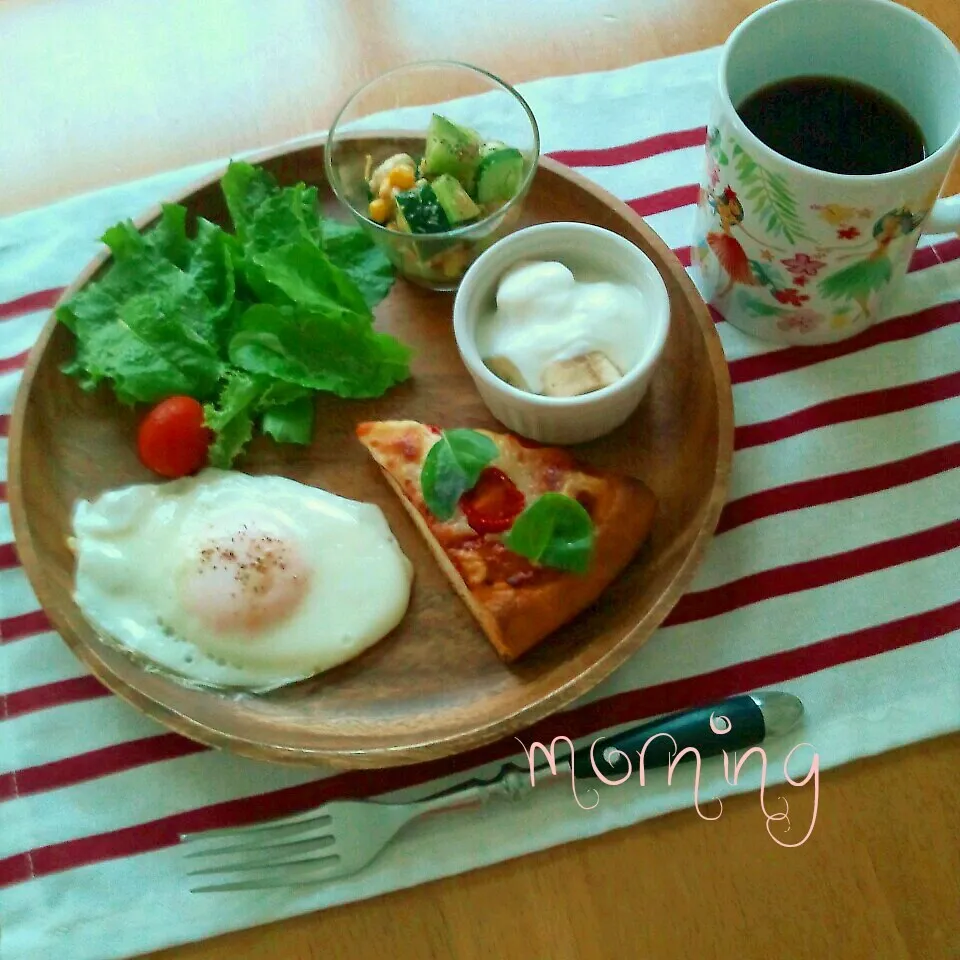 ピザ風パンで朝ごはん|えるえるさん