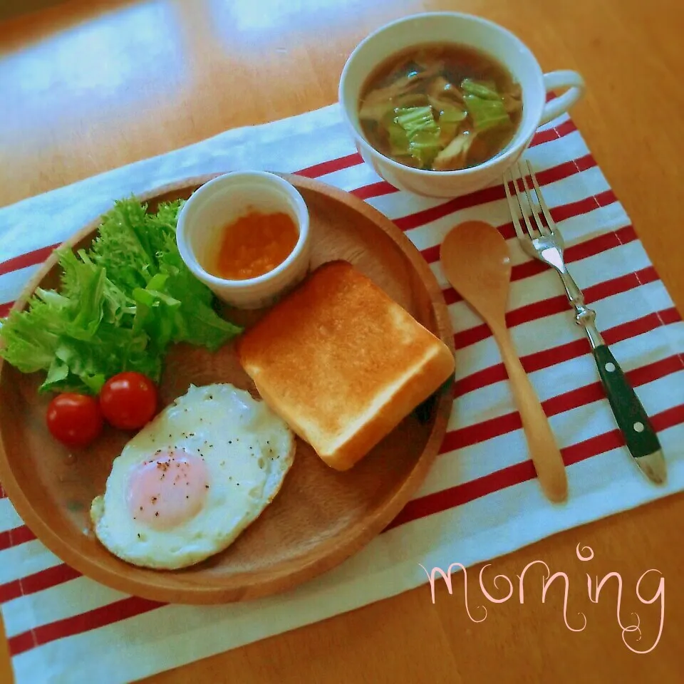 びわジャムで朝ごはん|えるえるさん