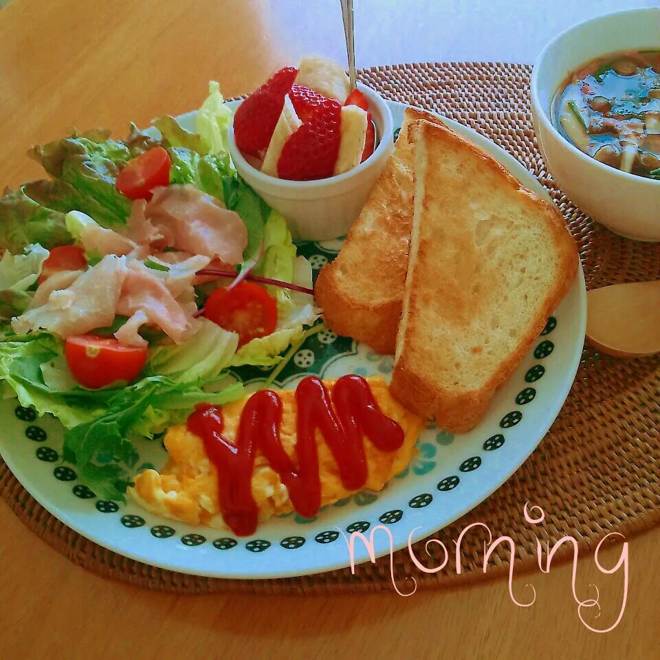 オリーブ食パンで朝ごはん|えるえるさん