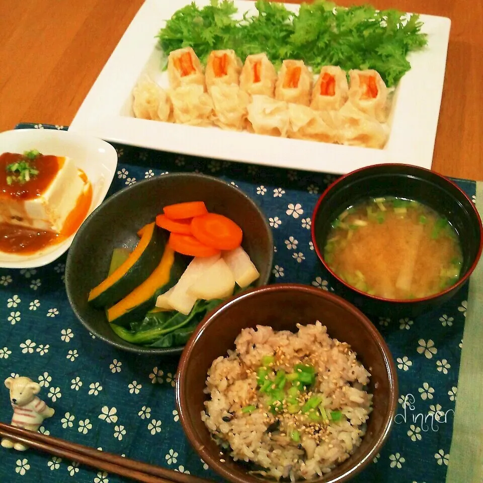 炊き込み御飯とカニシューマイ|えるえるさん