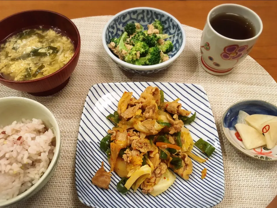 18/11/14 夕飯♪ 豚キムチ ブロッコリーツナサラダ 大根浅漬け かき玉汁|ikukoさん