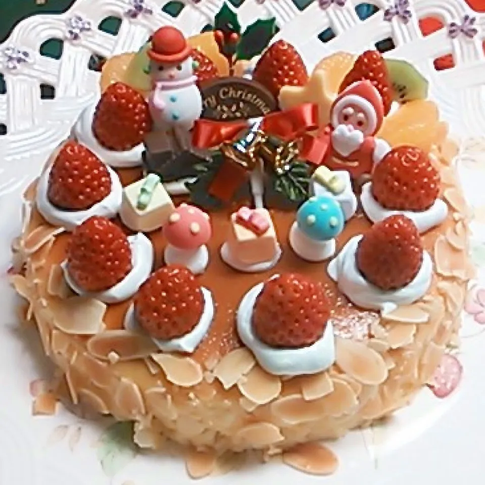 Snapdishの料理写真:HOMEMADE Christmas cake|meIna ＆ keInaさん