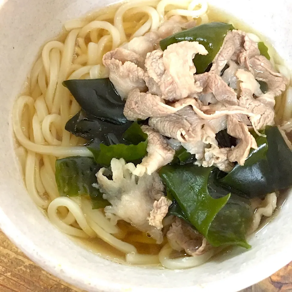 肉ワカメうどん🥢|アッツさん