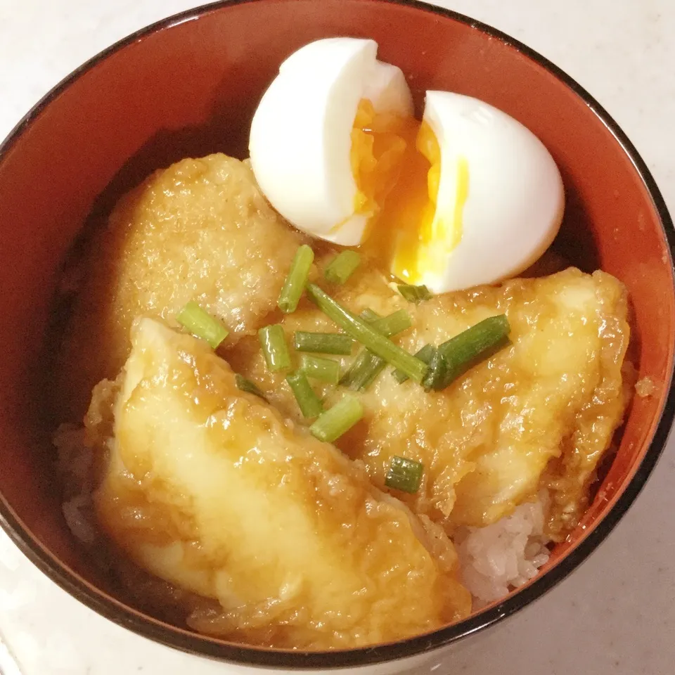 パンガシウスの蒲焼き丼with半熟卵|きょうさん