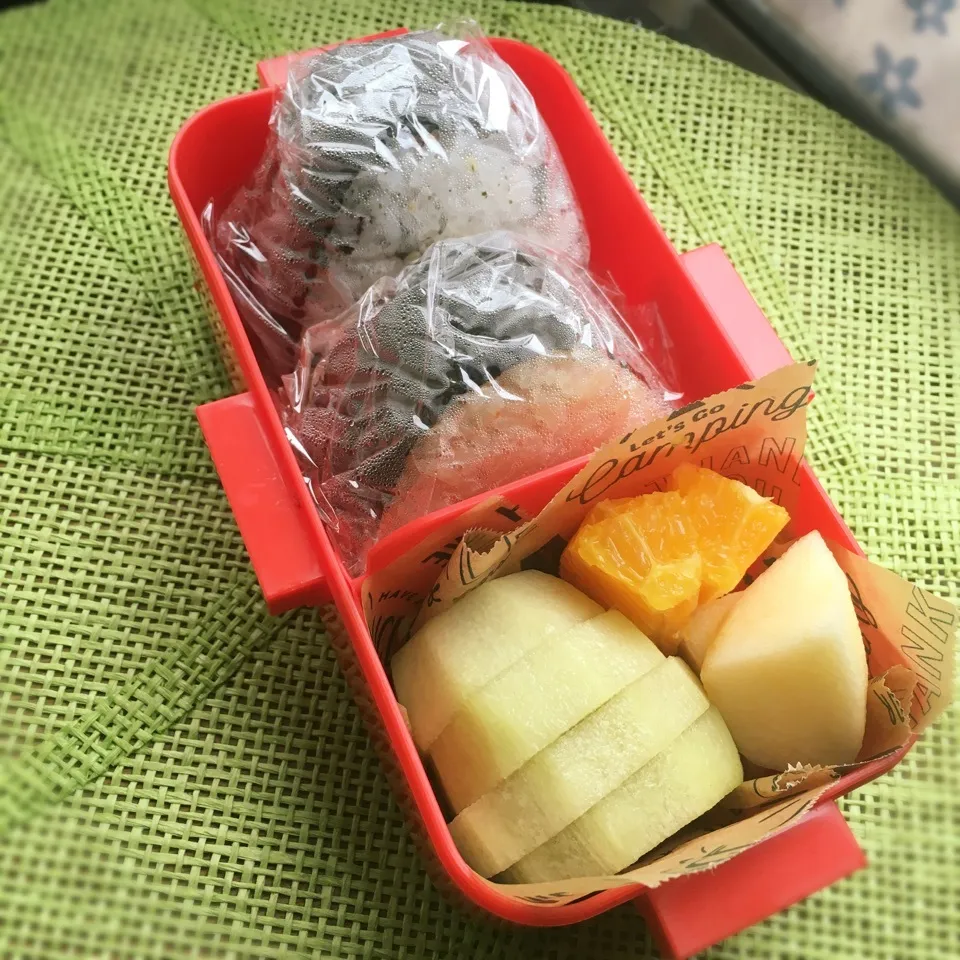 女子大生♡おにぎり弁当|あこみさん