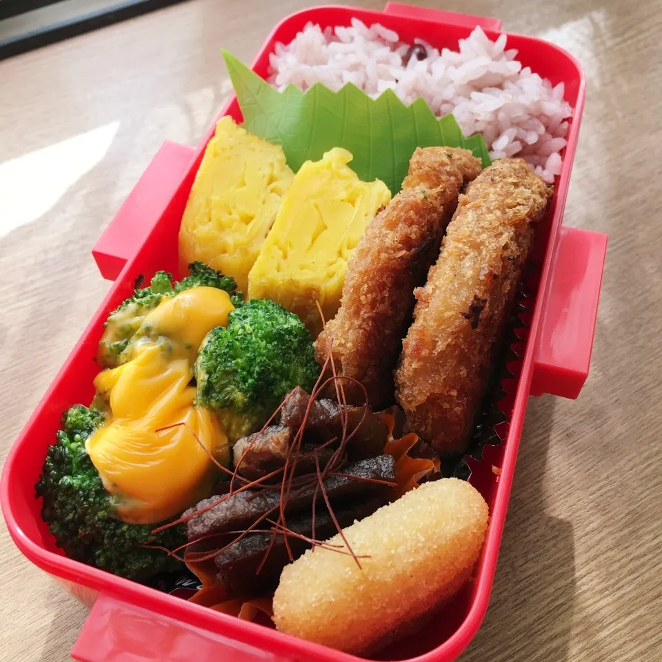 Snapdishの料理写真:女子大生1年 赤飯弁当|あこみさん