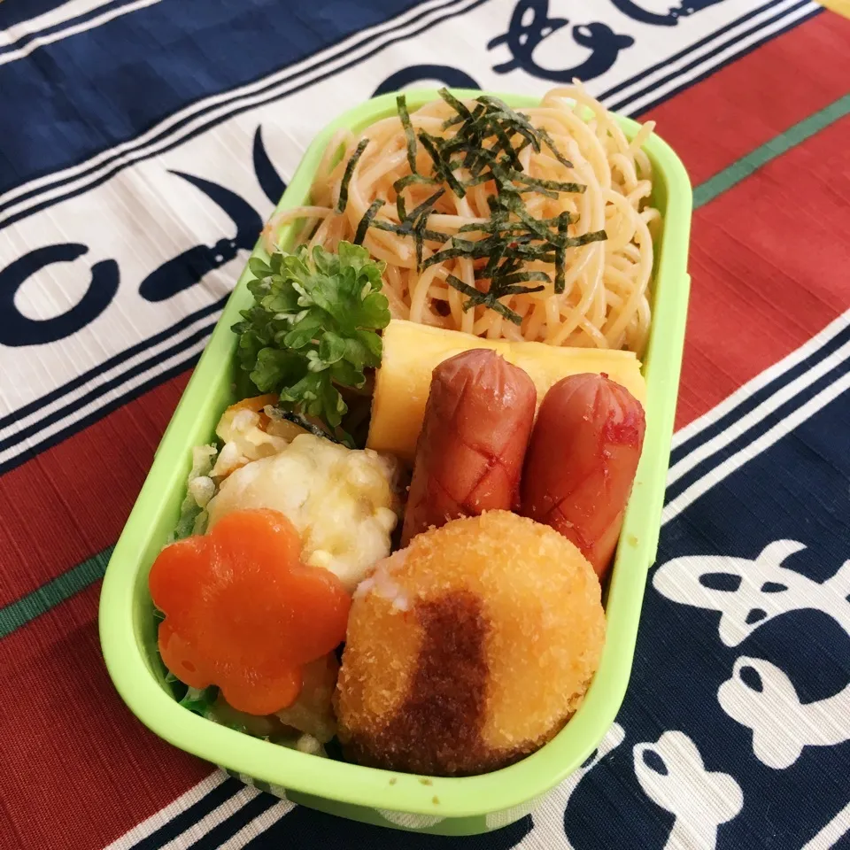 Snapdishの料理写真:高校3年女子♬たらこパスタ弁当|あこみさん