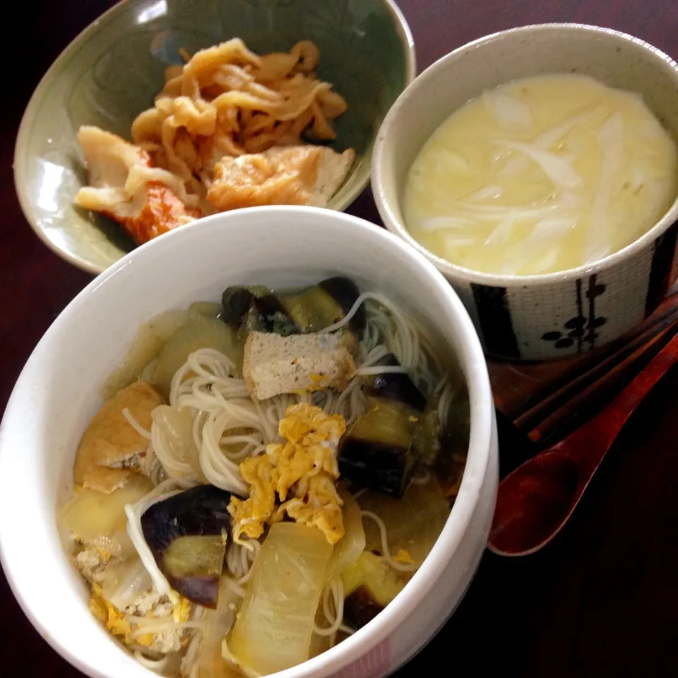 Snapdishの料理写真:温素麺と茶碗蒸しのお昼ごはん^_^|Sakiko Daichoさん