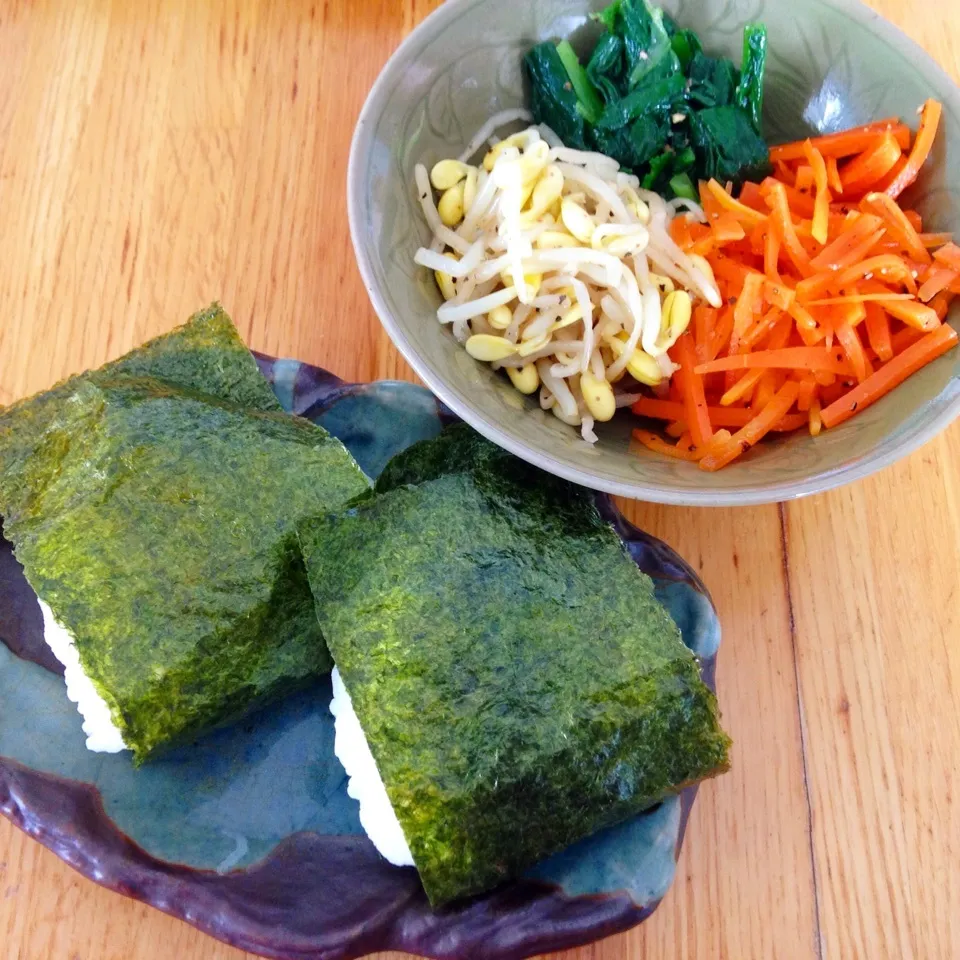 おにぎりとナムルの朝ごはん🍙|Sakiko Daichoさん