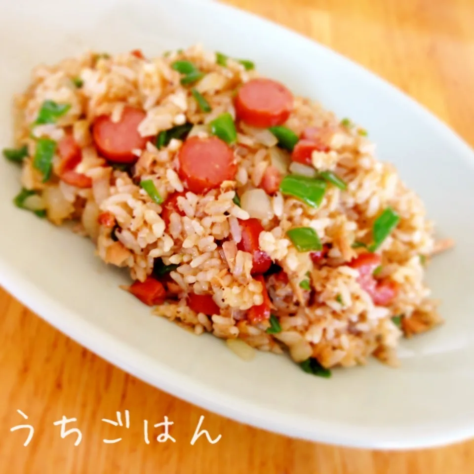 夏にぴったり❗️ツナとニンニク醤油とレモンの炒飯😊|Sakiko Daichoさん