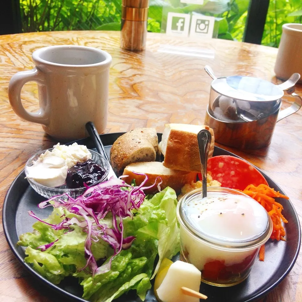 オシャレカフェで朝ごはん🍞☕️|Sakiko Daichoさん