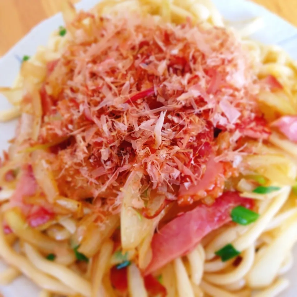 Snapdishの料理写真:おかかたっぷり焼きうどん😊|Sakiko Daichoさん