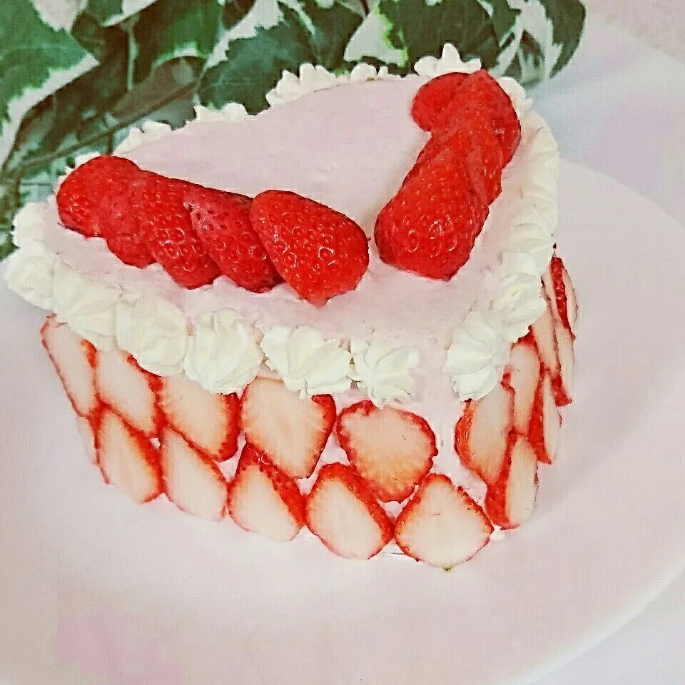 いちごのハートケーキ|❥°₊↤ꤾᴞЕ↦₊°❥さん