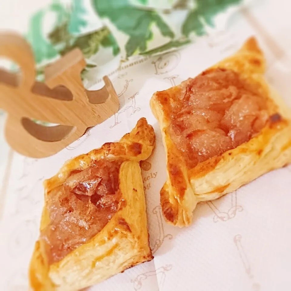 Snapdishの料理写真:オープンアップルパイ(*´ ˘ `*)|❥°₊↤ꤾᴞЕ↦₊°❥さん