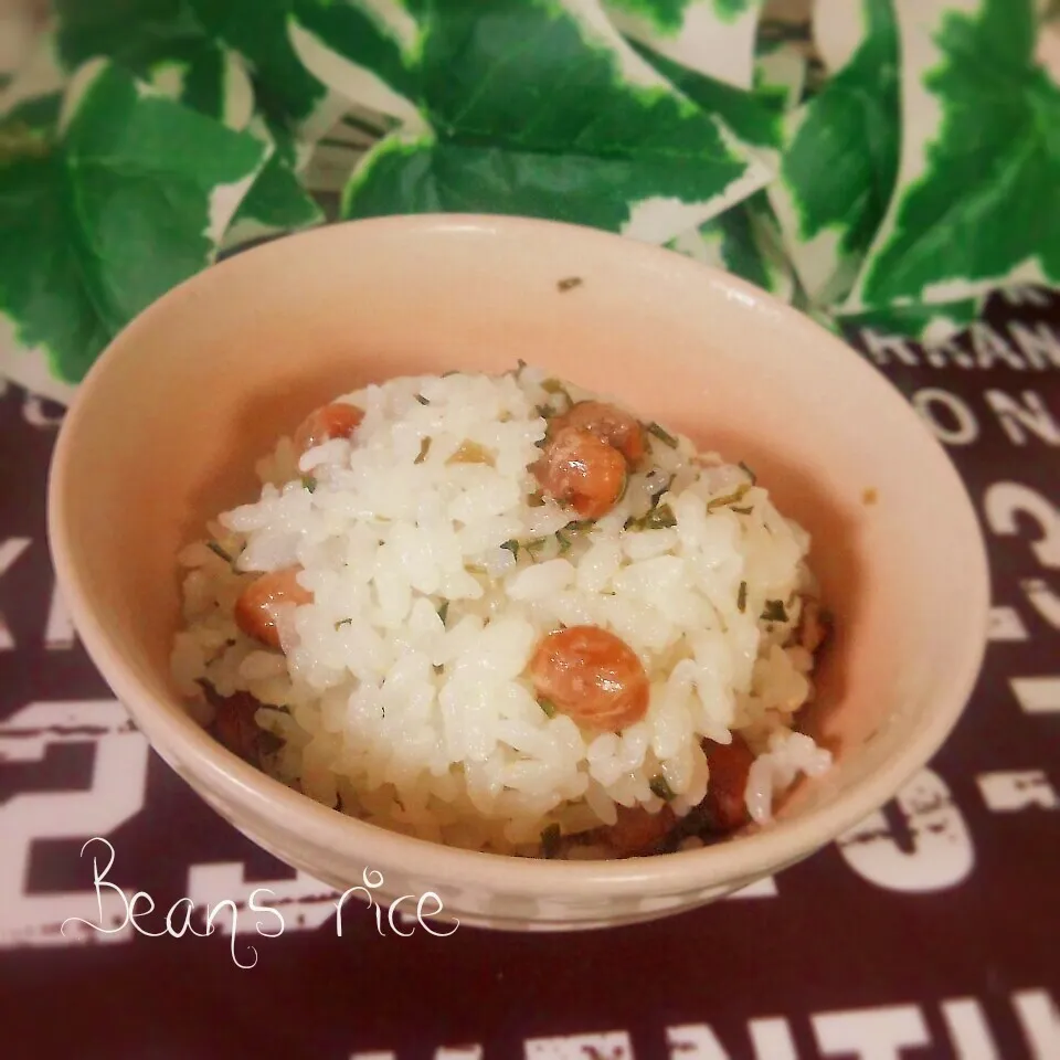 Snapdishの料理写真:節分であまった豆で~ほっこり豆ごはん(*´˘`*)♡|❥°₊↤ꤾᴞЕ↦₊°❥さん