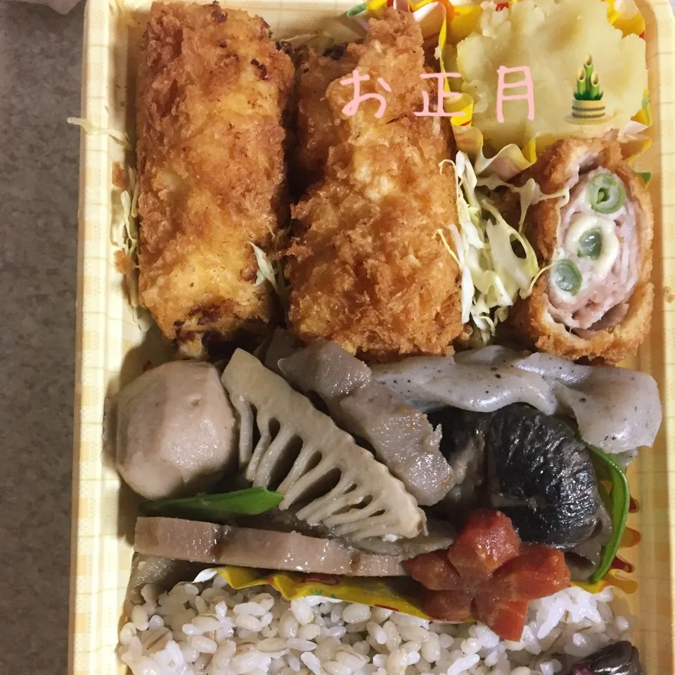 Snapdishの料理写真:おせち弁当♡|まーちゃんさん