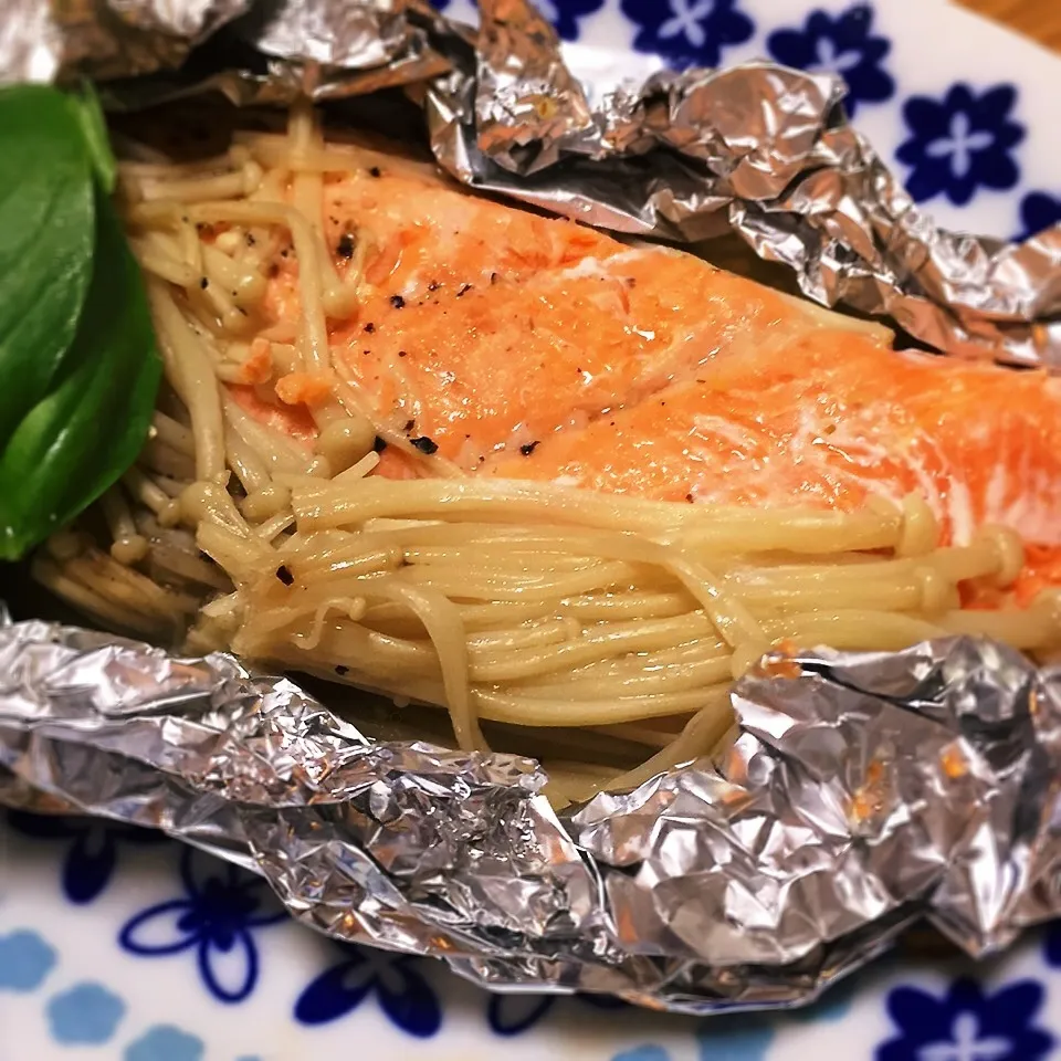 Snapdishの料理写真:鮭のホイル焼き♡|まーちゃんさん