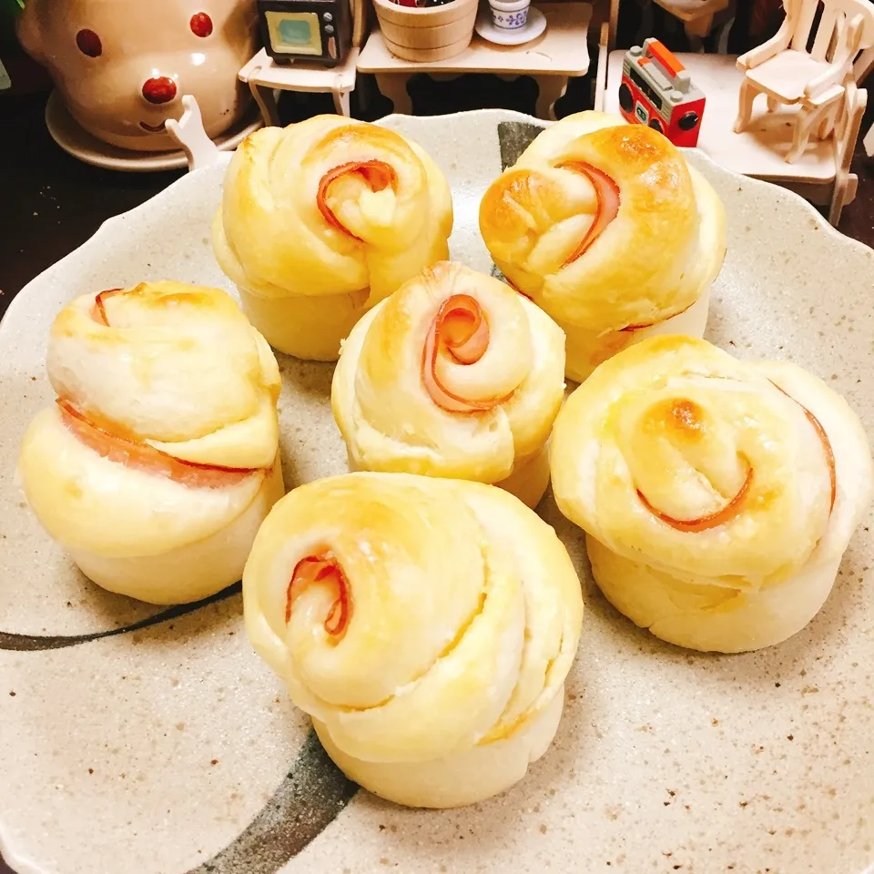 お花になれなかったハムマヨパン(いちご酵母)|❁︎na--na❁︎Nさん