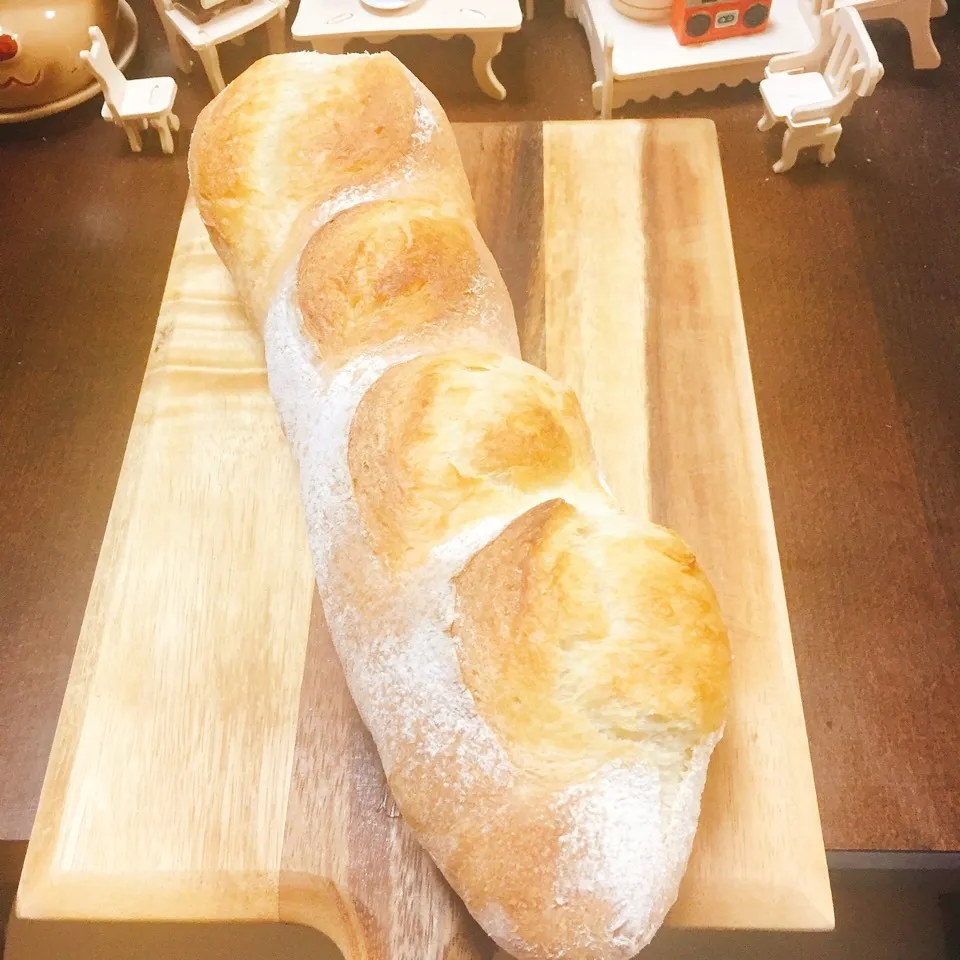 Snapdishの料理写真:バゲット🥖(いちご酵母)|❁︎na--na❁︎Nさん