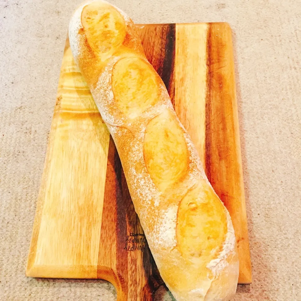 Snapdishの料理写真:むっちりバゲット🥖(ルヴァン種)|❁︎na--na❁︎Nさん