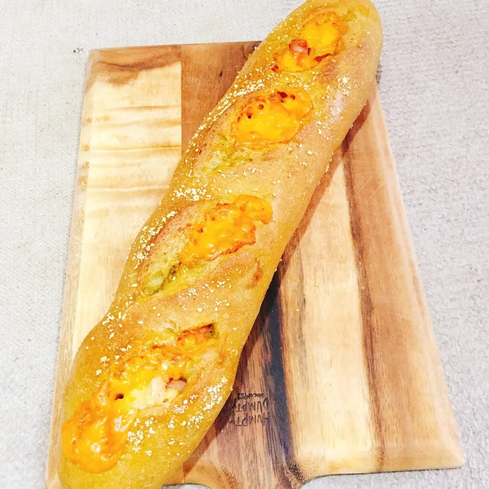 カレー風味のウインナーチーズソフトバゲット🥖|❁︎na--na❁︎Nさん