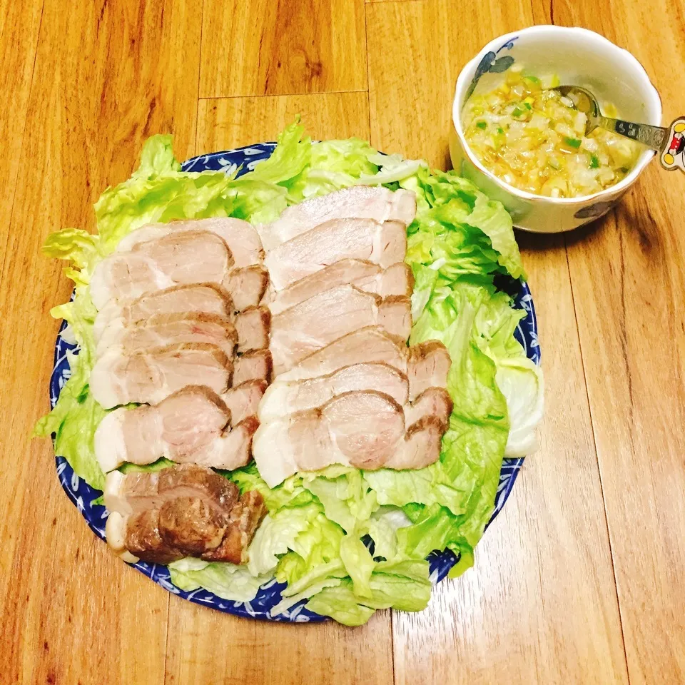 低温でじっくり焼いたローストポーク🐽|❁︎na--na❁︎Nさん