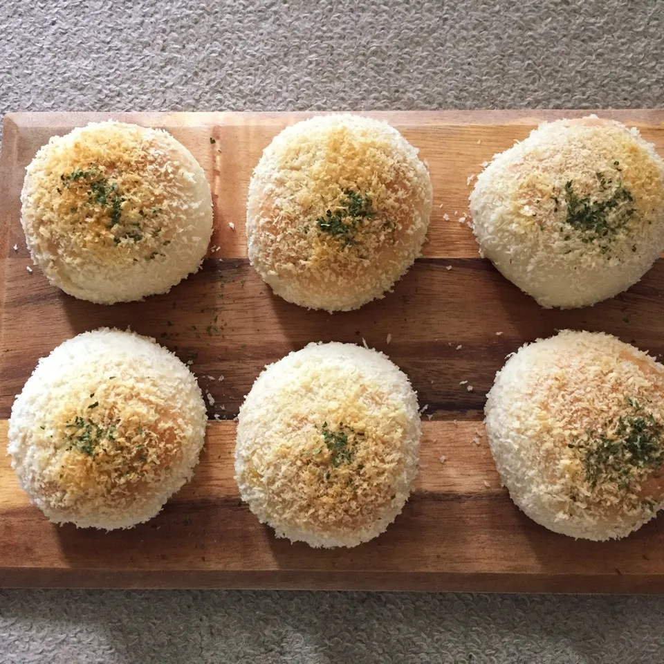 Snapdishの料理写真:焼きチーズカレーパン🍞|❁︎na--na❁︎Nさん