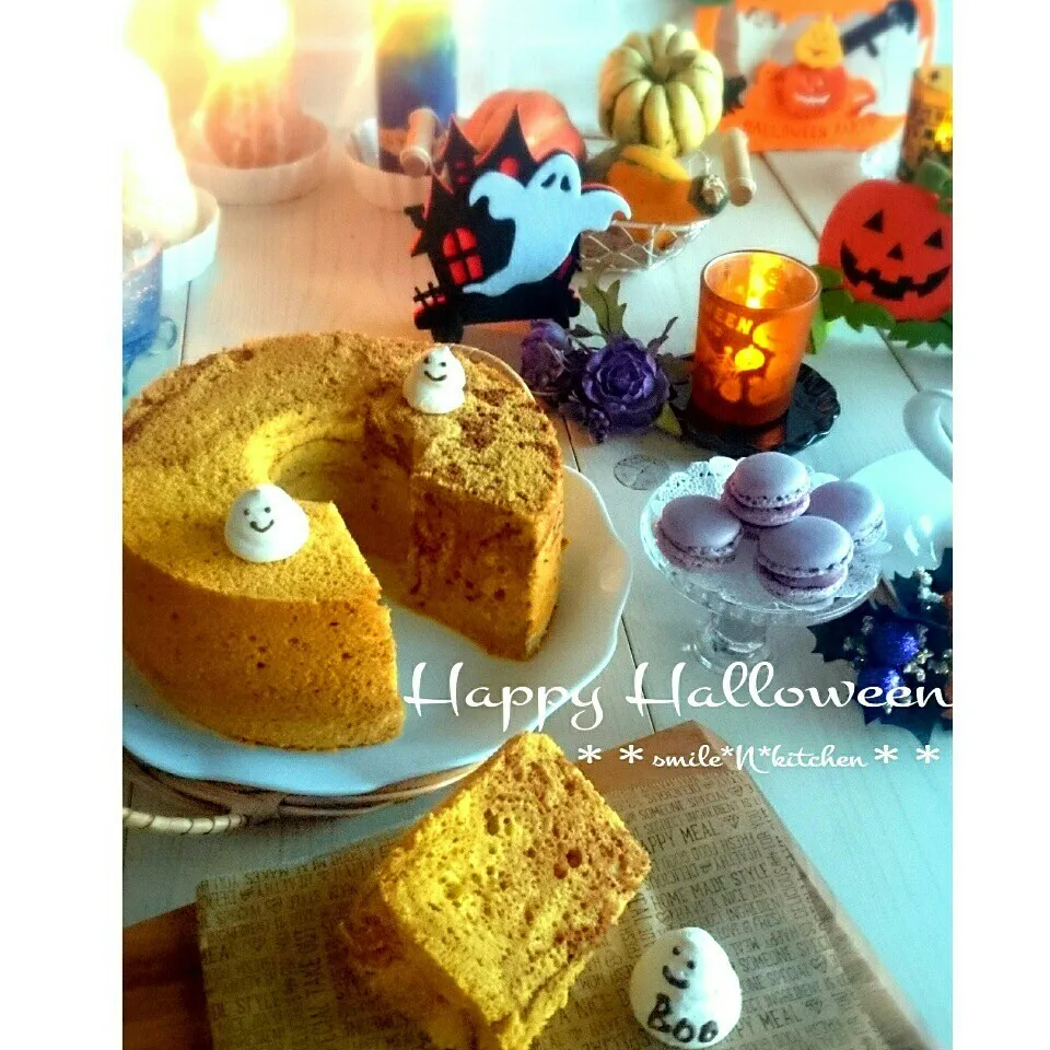 ハロウィンスイーツ🎃かぼちゃのシフォンケーキと紫芋マカロン|るんるんママsmile*N*kitchenさん