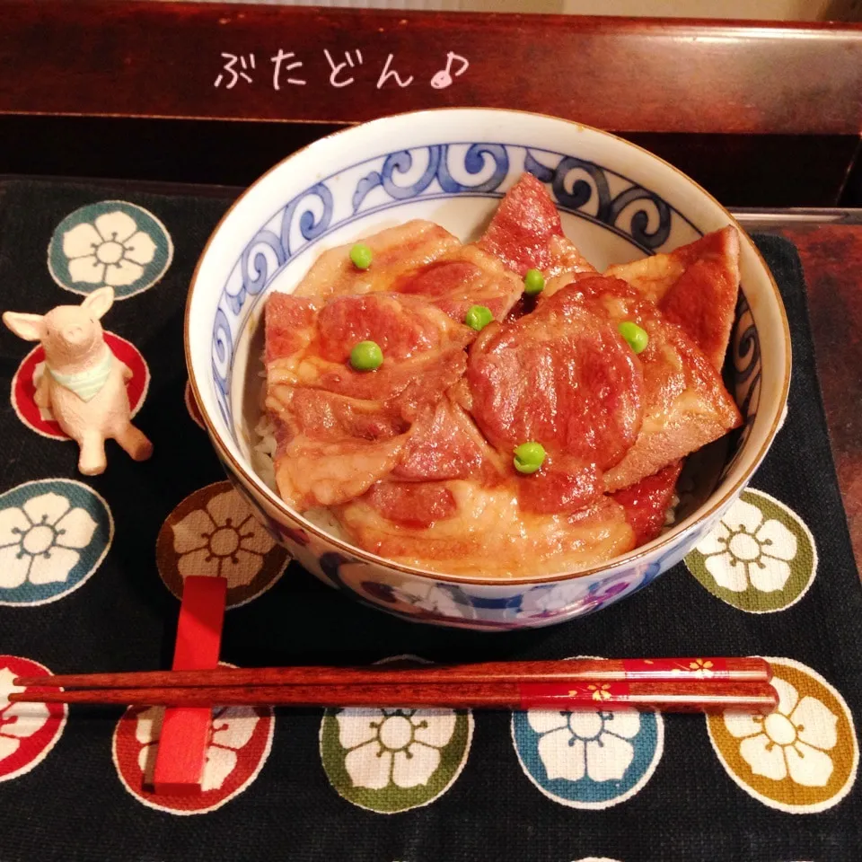 Snapdishの料理写真:帯広名物豚丼♪|naonaomimichanさん