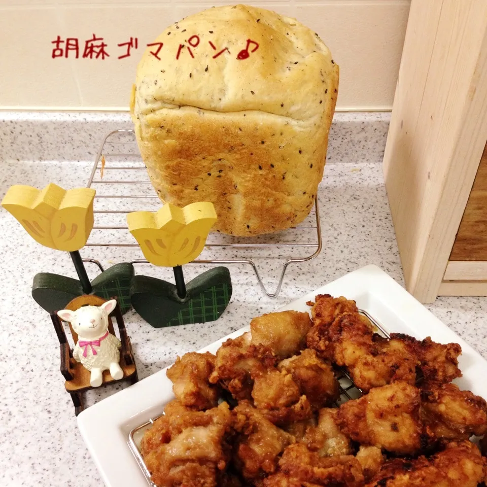 Snapdishの料理写真:胡麻ゴマパン♪|naonaomimichanさん