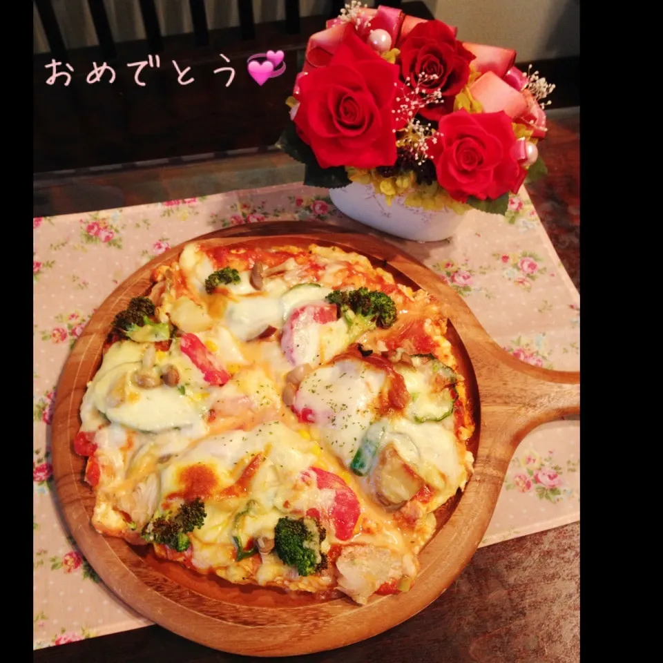 Snapdishの料理写真:ましゃんさん♡おめでとう*\(^o^)/*ミックスピザ♪♪♪|naonaomimichanさん