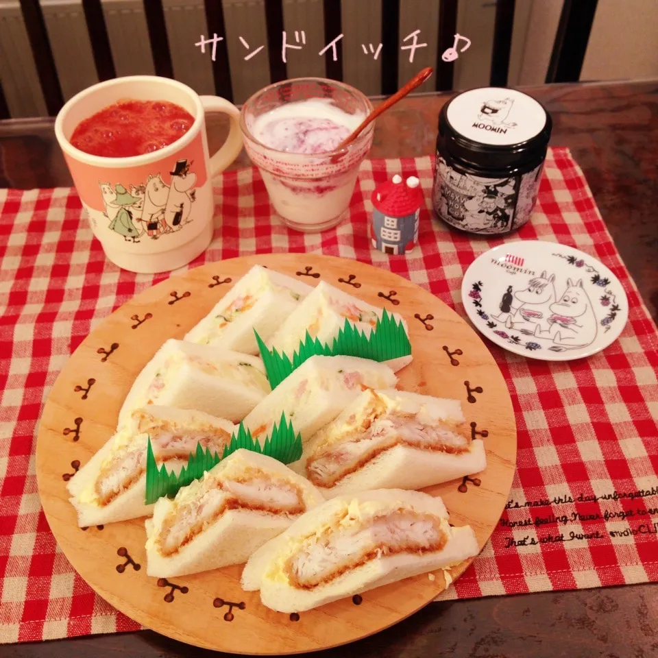 Snapdishの料理写真:おうちムーミンカフェで（笑）サンドイッチ朝ごはん♡|naonaomimichanさん