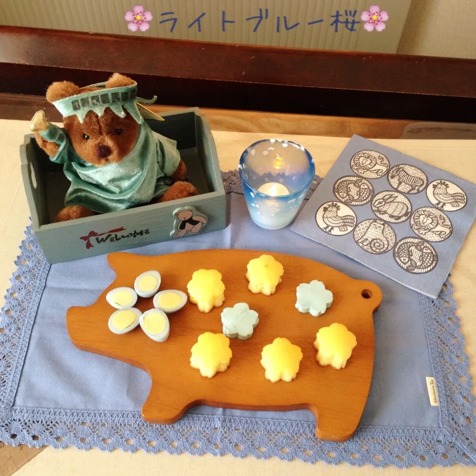 Snapdishの料理写真:🌸ライトブルー桜🌸クリームチーズのブルー染め|naonaomimichanさん