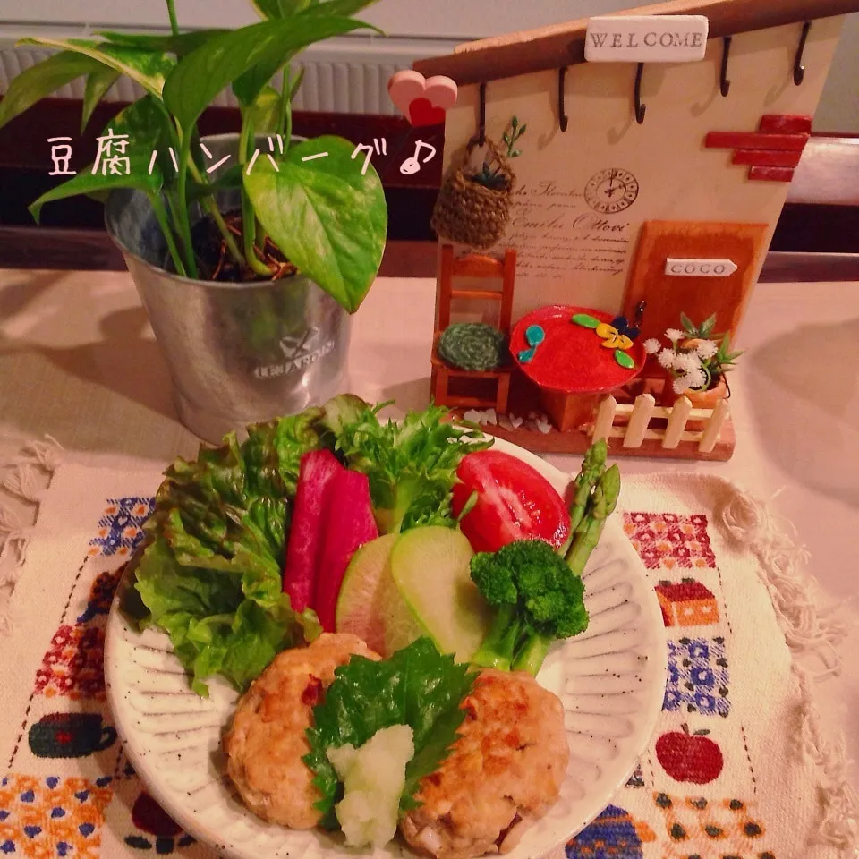 Snapdishの料理写真:豆腐ハンバーグ♪|naonaomimichanさん