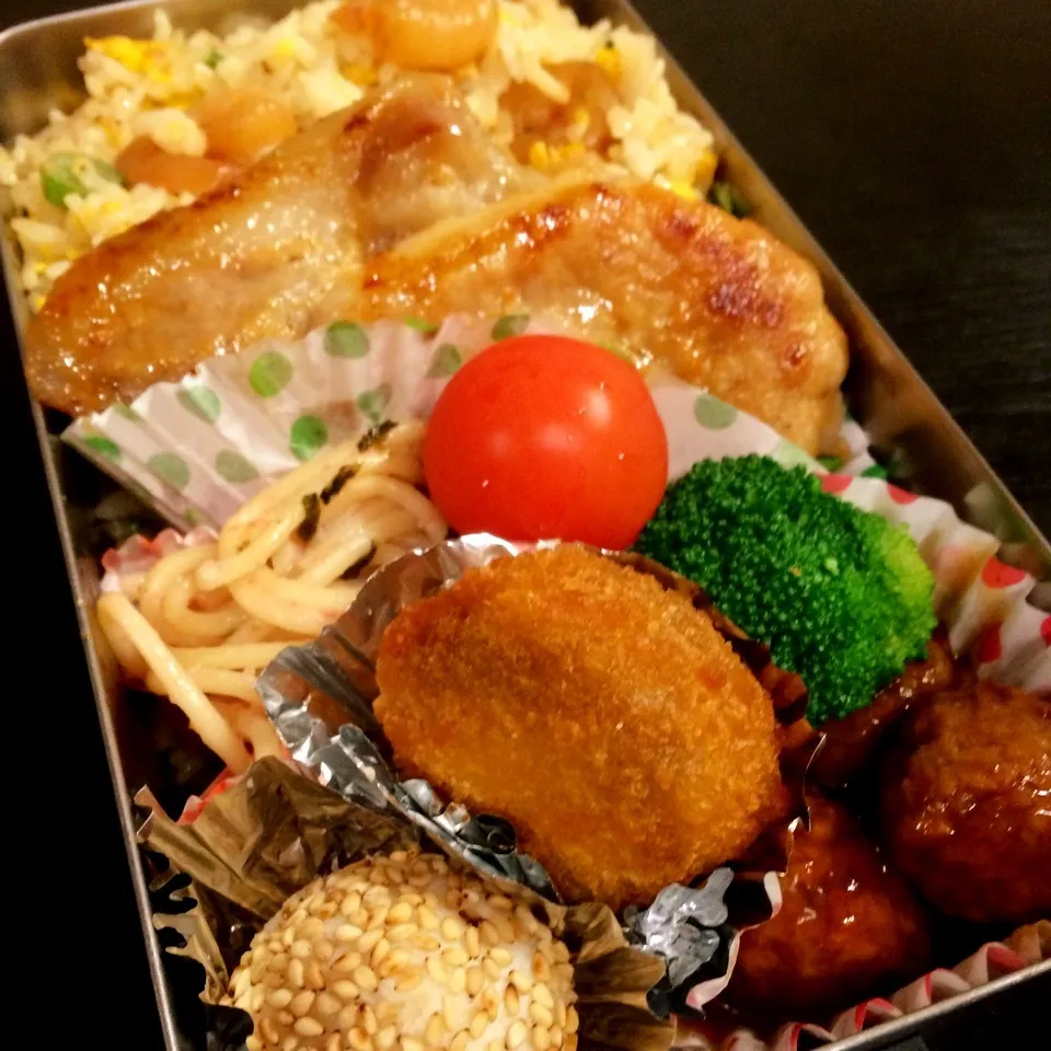 今日のお弁当(炒飯ステーキ弁当)|さーたんさん