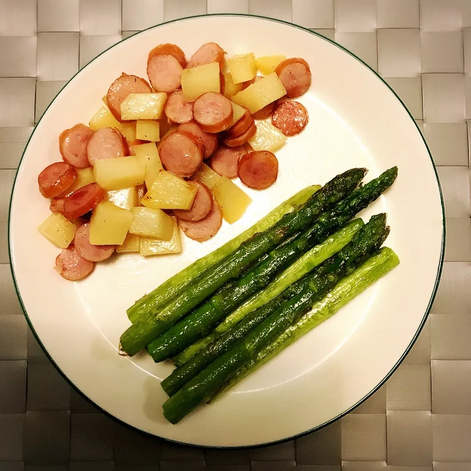 アスパラの素揚げ・ポテトとウインナー添え|Na_oさん