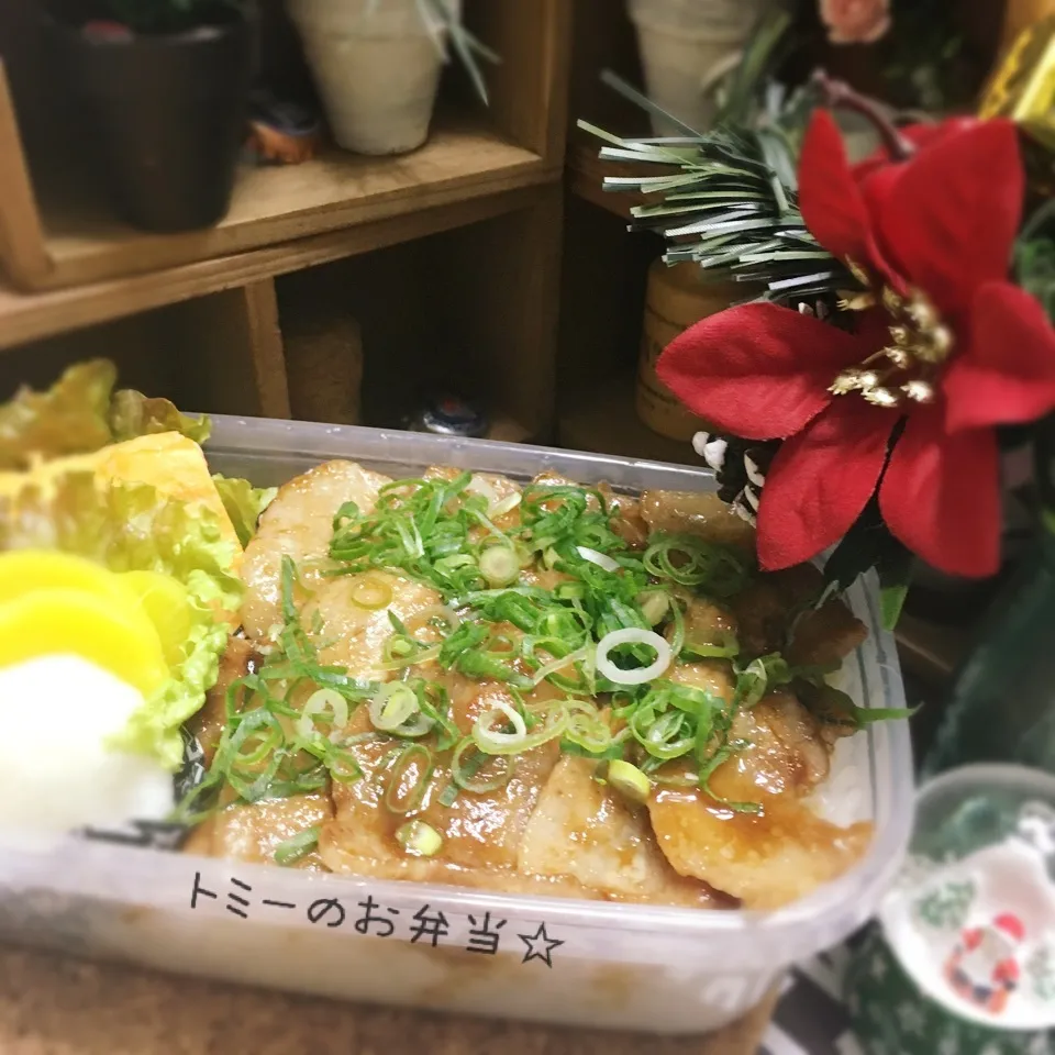 豚肉で 焼肉弁当♪準夜勤だよ 旦那は〜。|あずさん